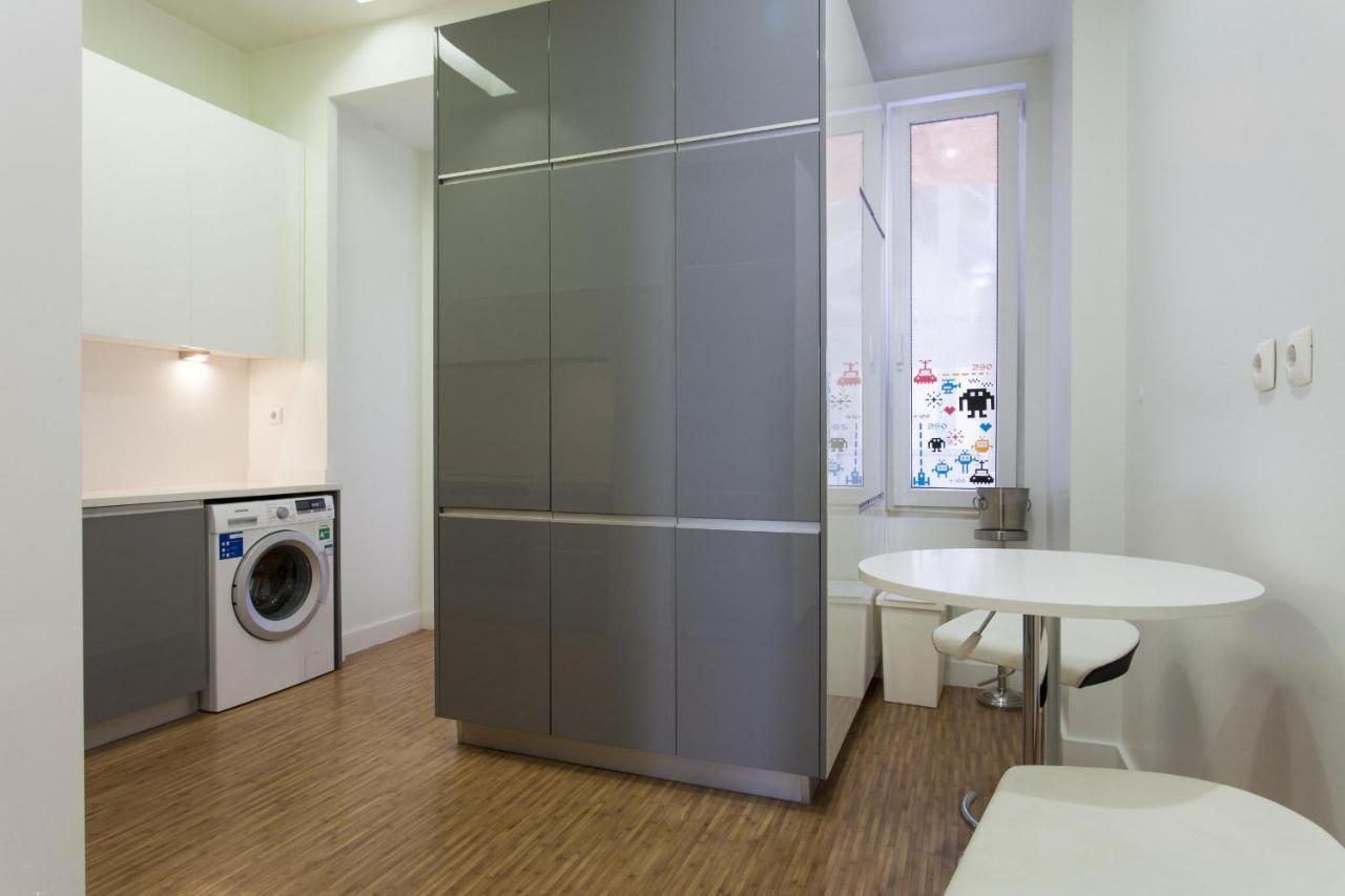 Apartment Downtown Brown By Homing